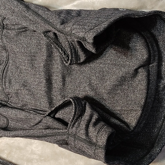 Lululemon Base Runner Half Zip size 10 - Picture 15 of 15